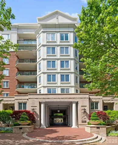 300 W 5th Street W Charlotte NC 28202