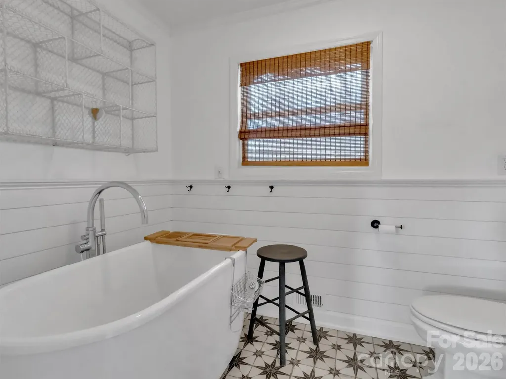 109 Paradise Circle Clyde NC 28721