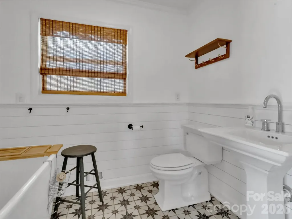 109 Paradise Circle Clyde NC 28721
