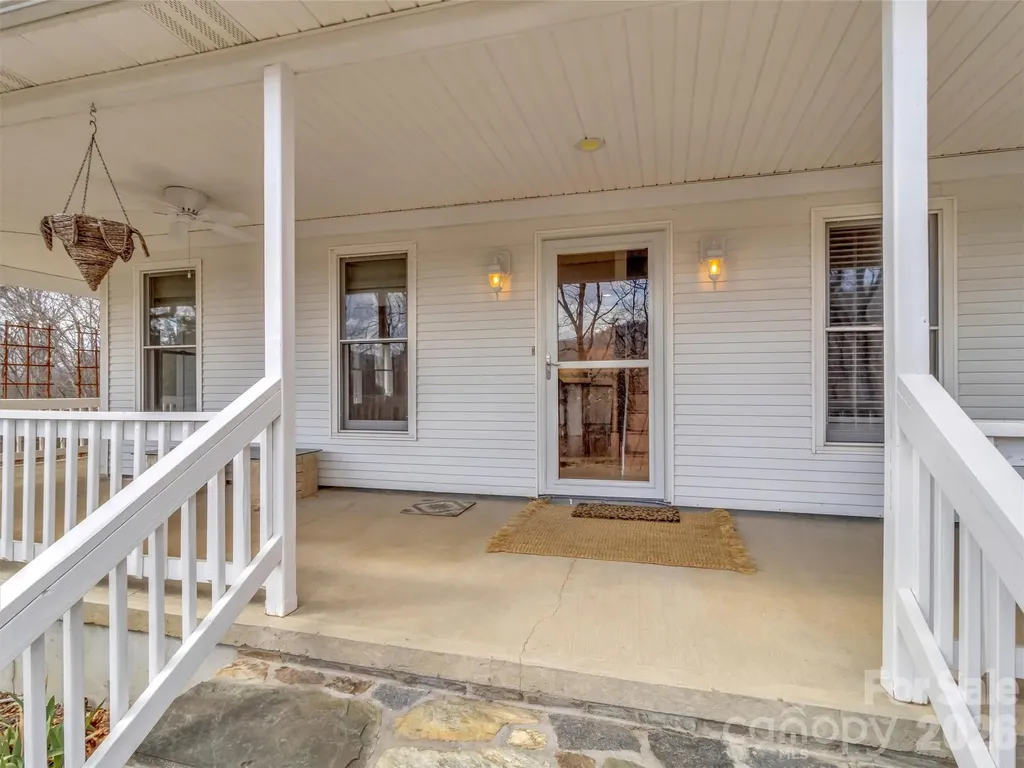 109 Paradise Circle Clyde NC 28721
