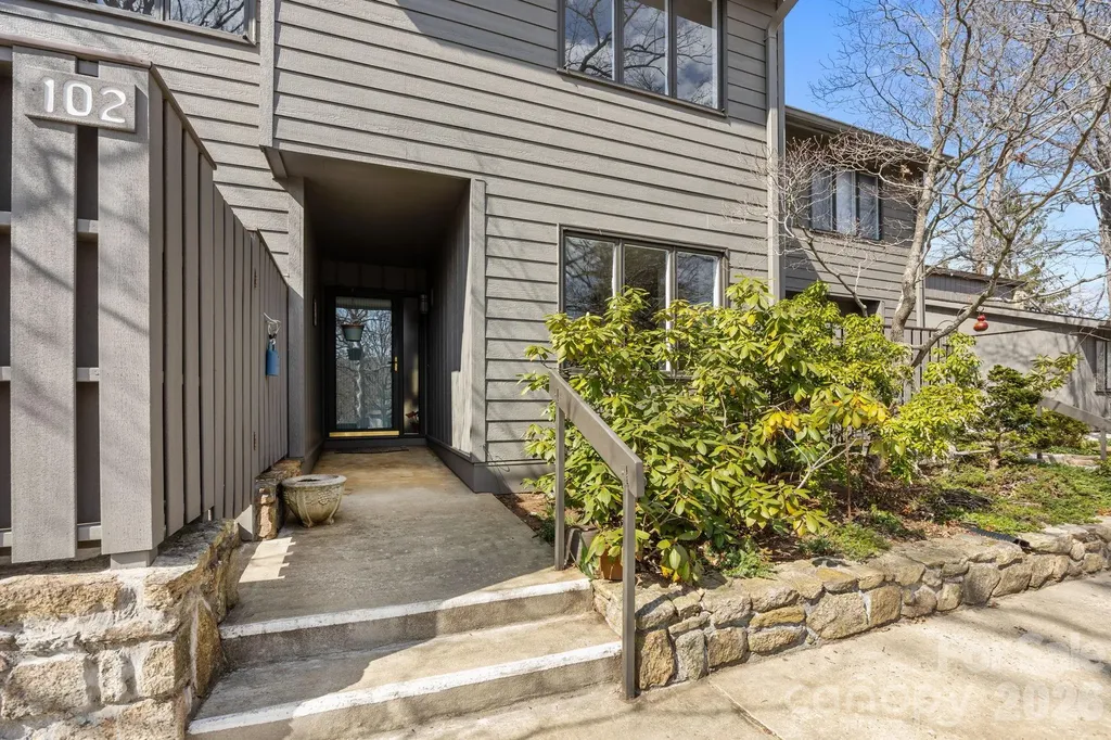102 Crowfields Drive Asheville NC 28803