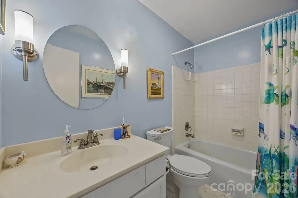 102 Crowfields Drive Asheville NC 28803