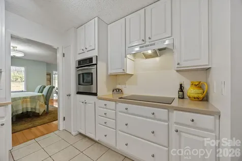 102 Crowfields Drive Asheville NC 28803