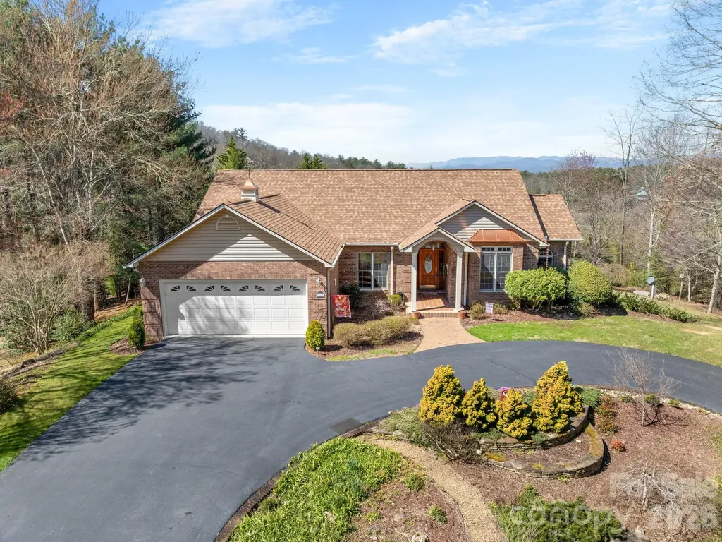 17 Ashton Forest Court Hendersonville NC 28739