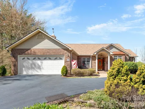 17 Ashton Forest Court Hendersonville NC 28739
