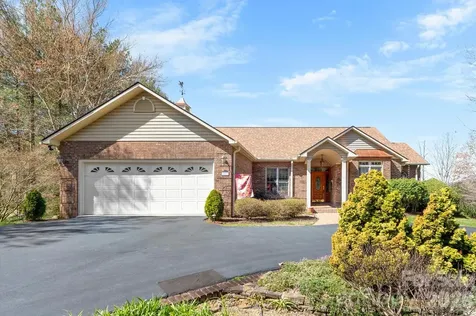 17 Ashton Forest Court Hendersonville NC 28739