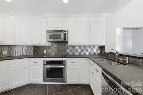 17925 Kings Point Drive Cornelius NC 28031