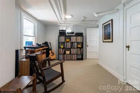 18 Edgemont Road Asheville NC 28801