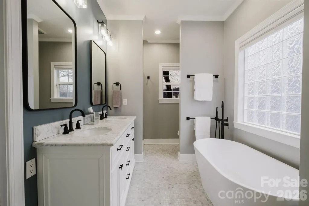 2711 Clemson Avenue Charlotte NC 28205