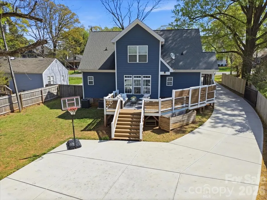 2711 Clemson Avenue Charlotte NC 28205