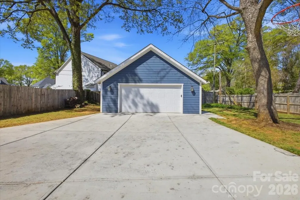 2711 Clemson Avenue Charlotte NC 28205