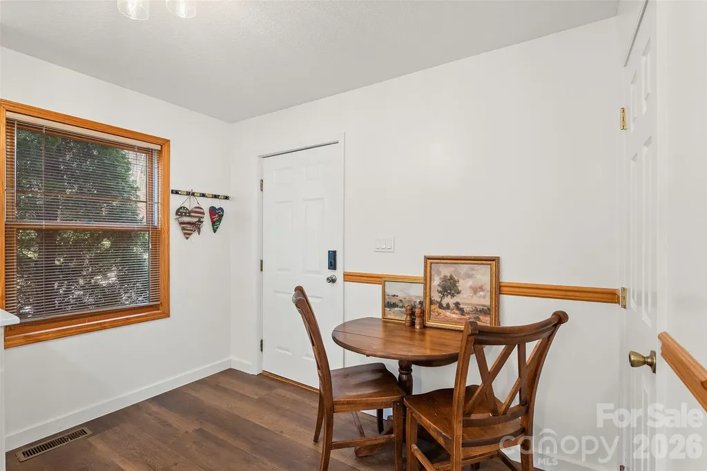 11014 Nc 80 Highway S Burnsville NC 28714