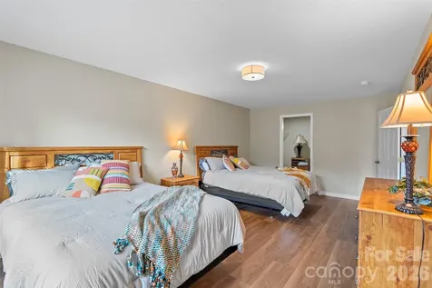 11014 Nc 80 Highway S Burnsville NC 28714