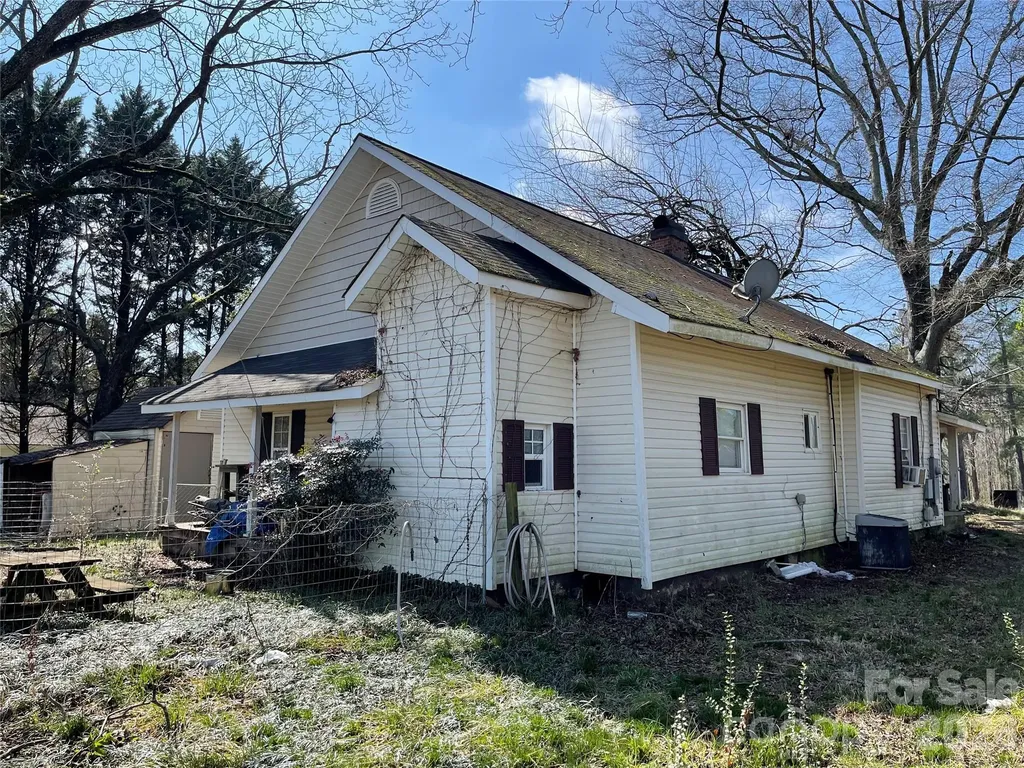 2831 Bettis Road Grover NC 28073