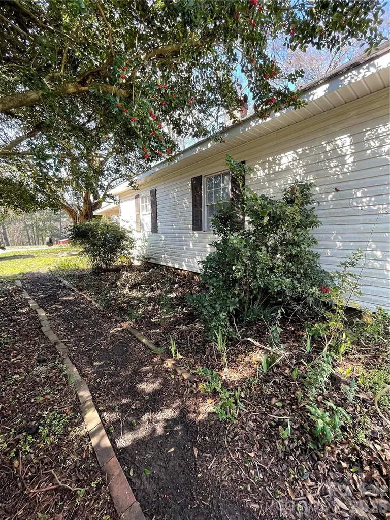 2831 Bettis Road Grover NC 28073