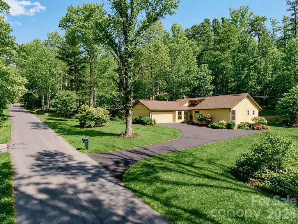 63 Pinecroft Road Asheville NC 28804