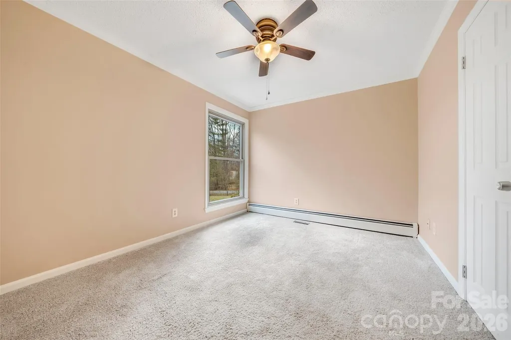 63 Pinecroft Road Asheville NC 28804