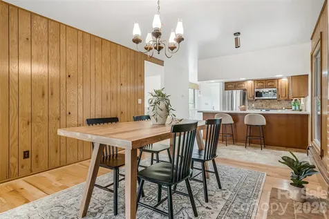 63 Pinecroft Road Asheville NC 28804