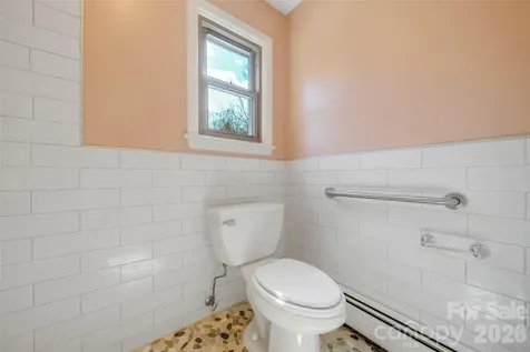 63 Pinecroft Road Asheville NC 28804