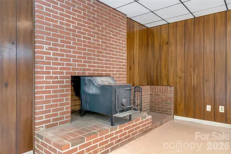 63 Pinecroft Road Asheville NC 28804
