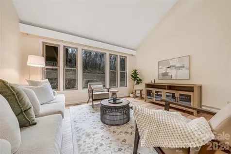 63 Pinecroft Road Asheville NC 28804
