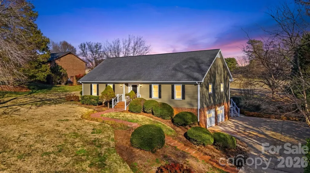 3718 Club House Drive NE Conover NC 28613