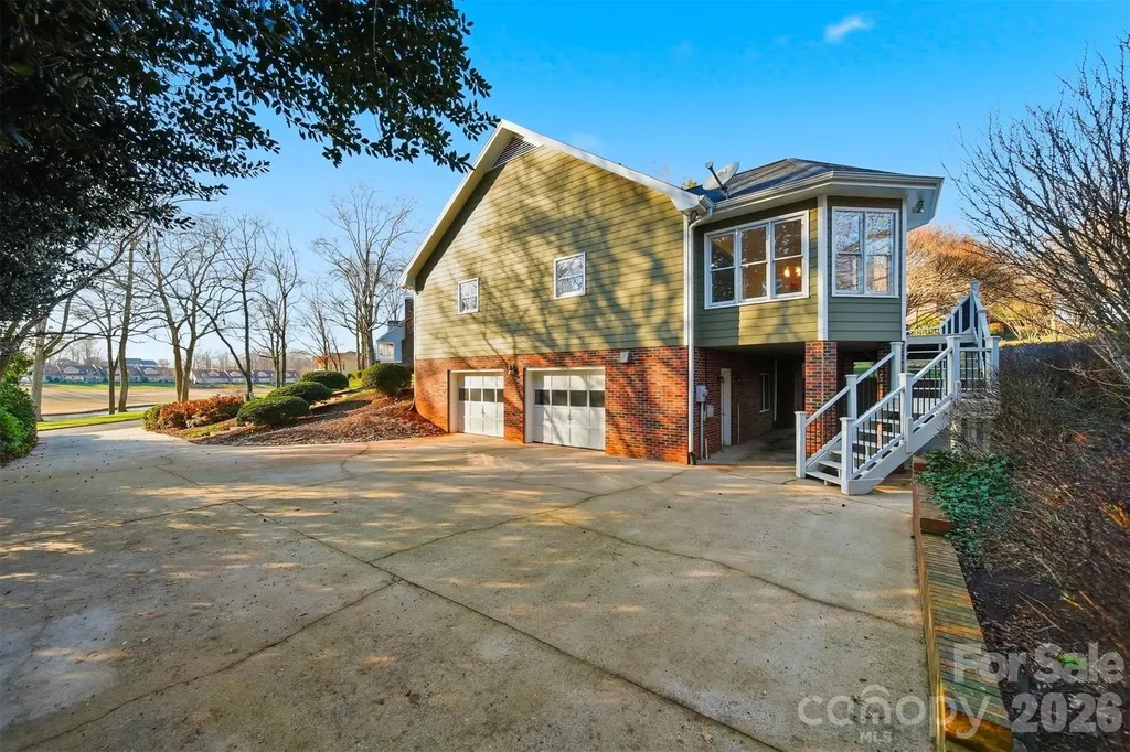 3718 Club House Drive NE Conover NC 28613