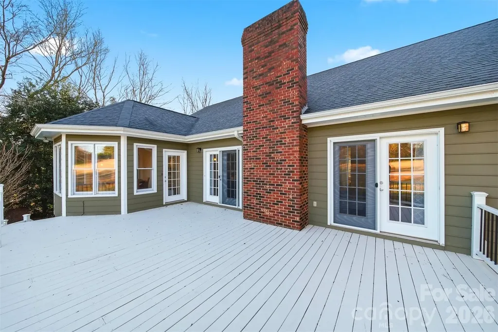 3718 Club House Drive NE Conover NC 28613