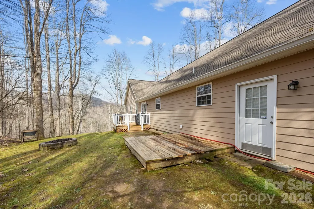 400 Honey Locust Trail Whittier NC 28789