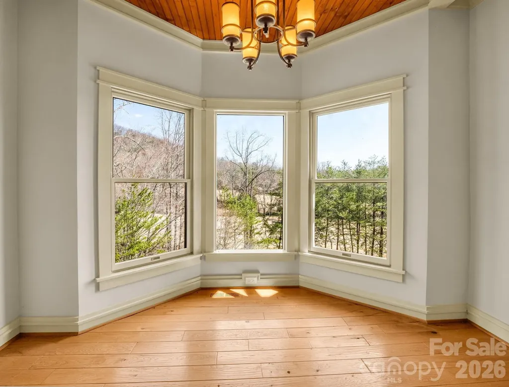 268 Wambli Pass Lake Lure NC 28746
