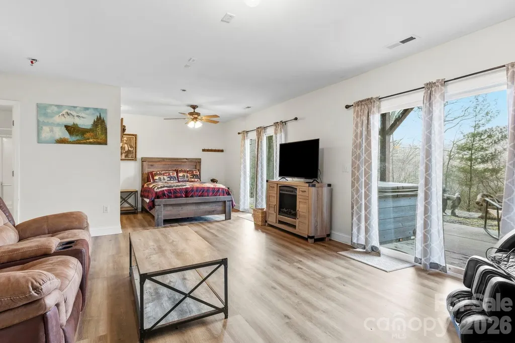 11 Roberts Drive Swannanoa NC 28778
