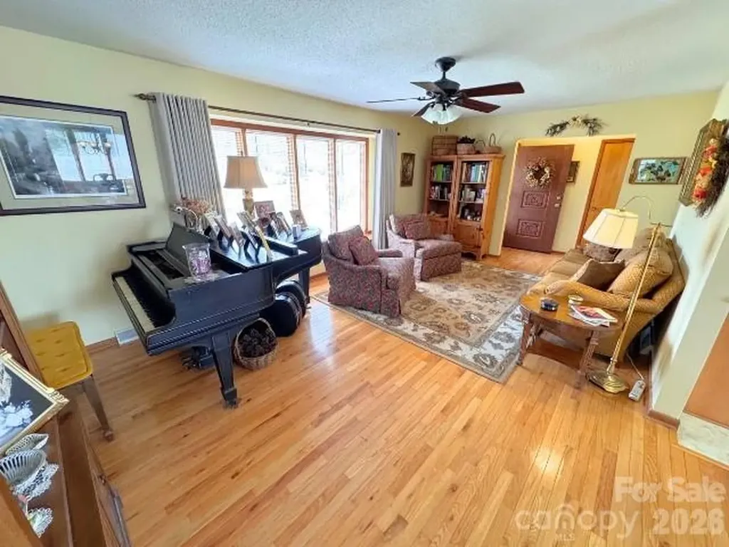 35 Azalea Drive Spruce Pine NC 28777