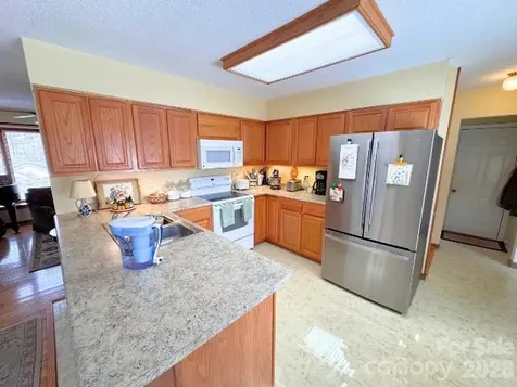 35 Azalea Drive Spruce Pine NC 28777