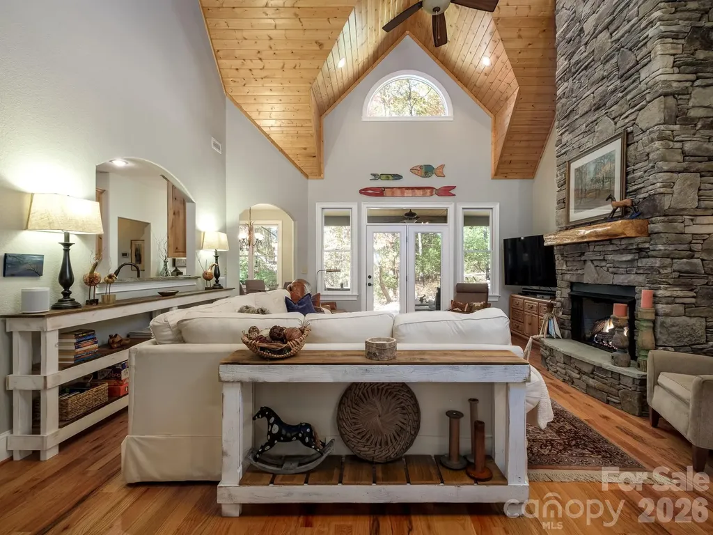 674 Soquili Drive Brevard NC 28712