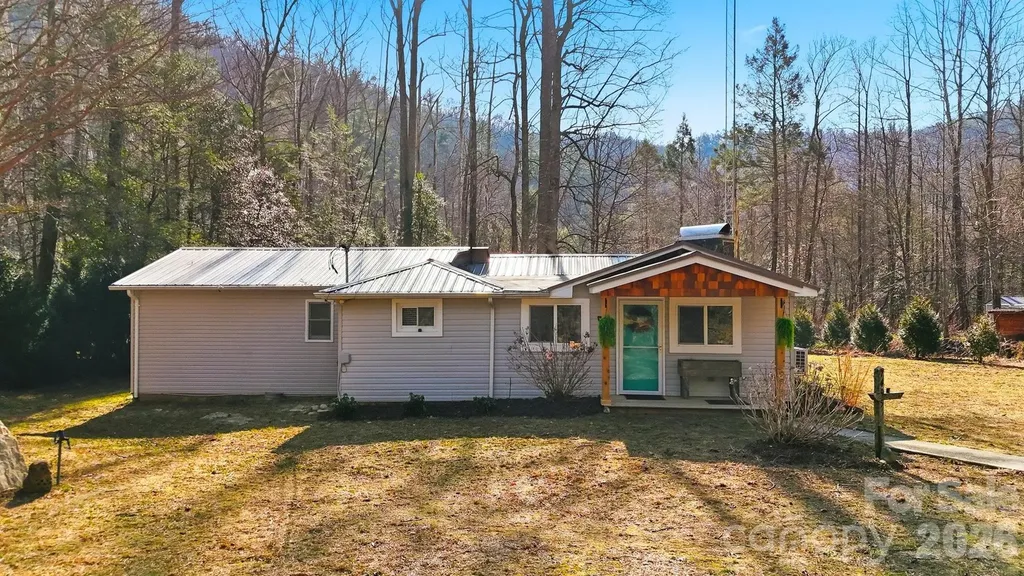 7495 Laurel Street Collettsville NC 28611