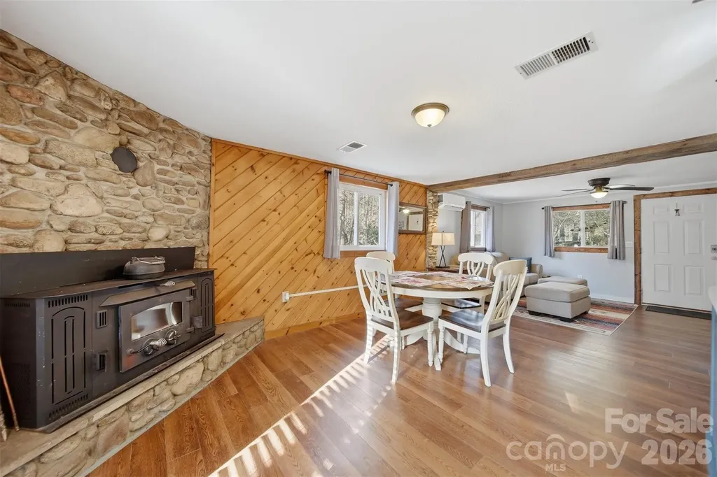 7495 Laurel Street Collettsville NC 28611