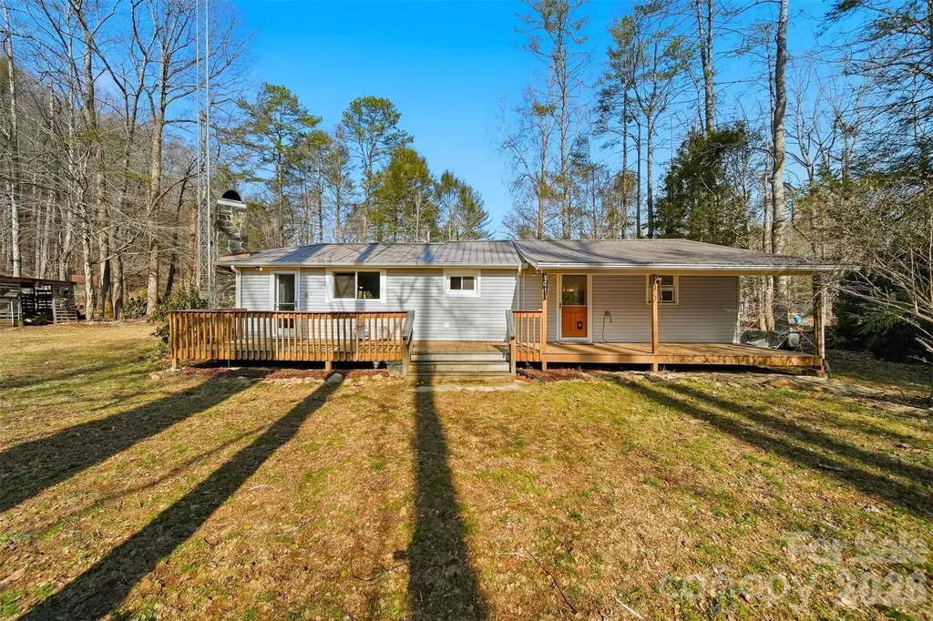 7495 Laurel Street Collettsville NC 28611