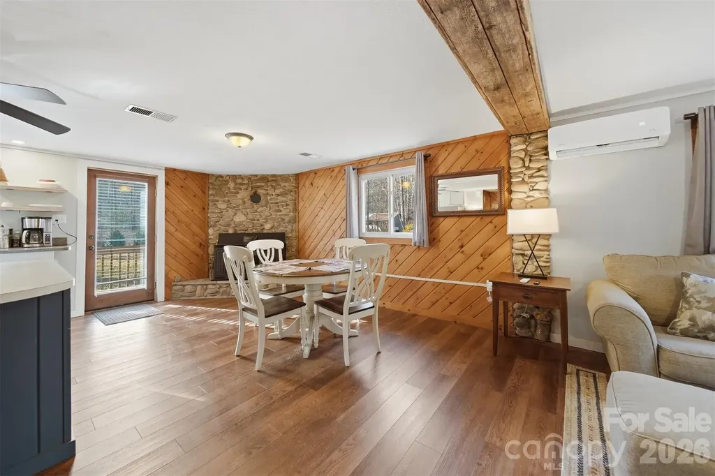 7495 Laurel Street Collettsville NC 28611