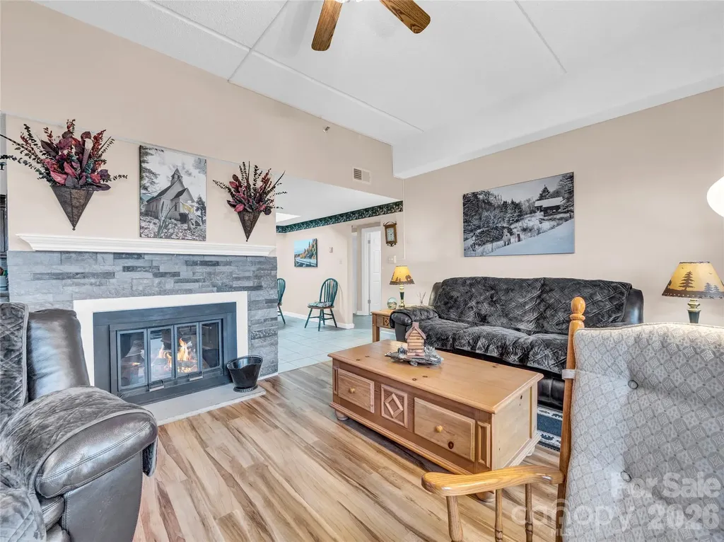 303 Sugar Top Drive Sugar Mountain NC 28604