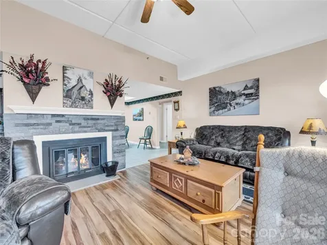 303 Sugar Top Drive Sugar Mountain NC 28604