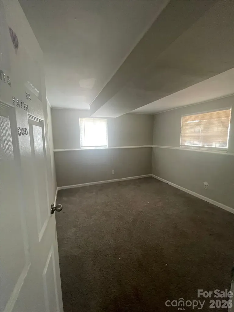 1221 Farmfield Lane Charlotte NC 28213