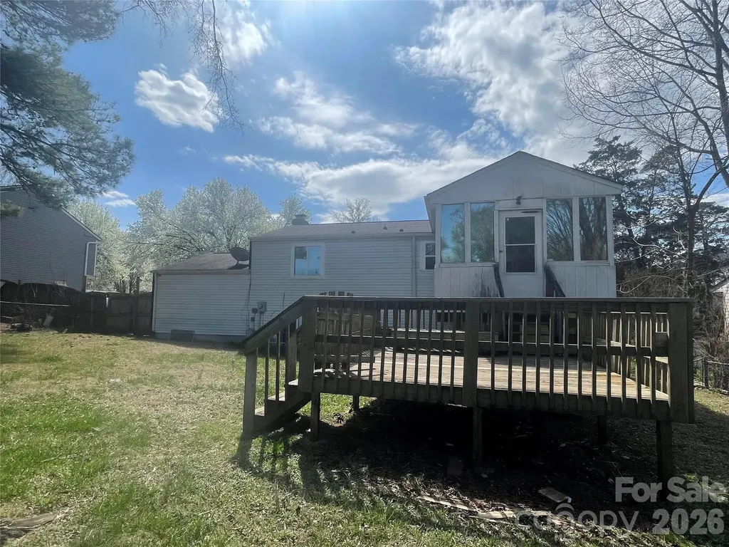 1221 Farmfield Lane Charlotte NC 28213