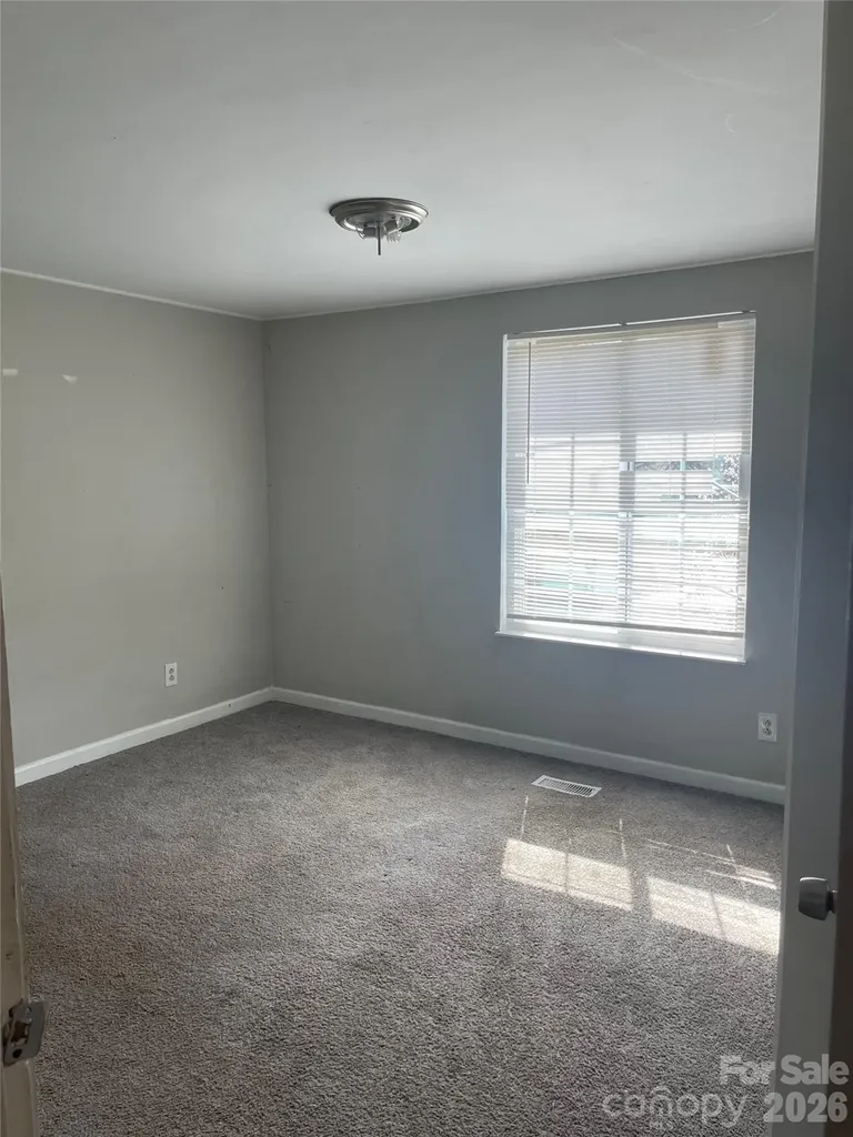 1221 Farmfield Lane Charlotte NC 28213