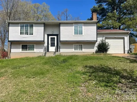 1221 Farmfield Lane Charlotte NC 28213
