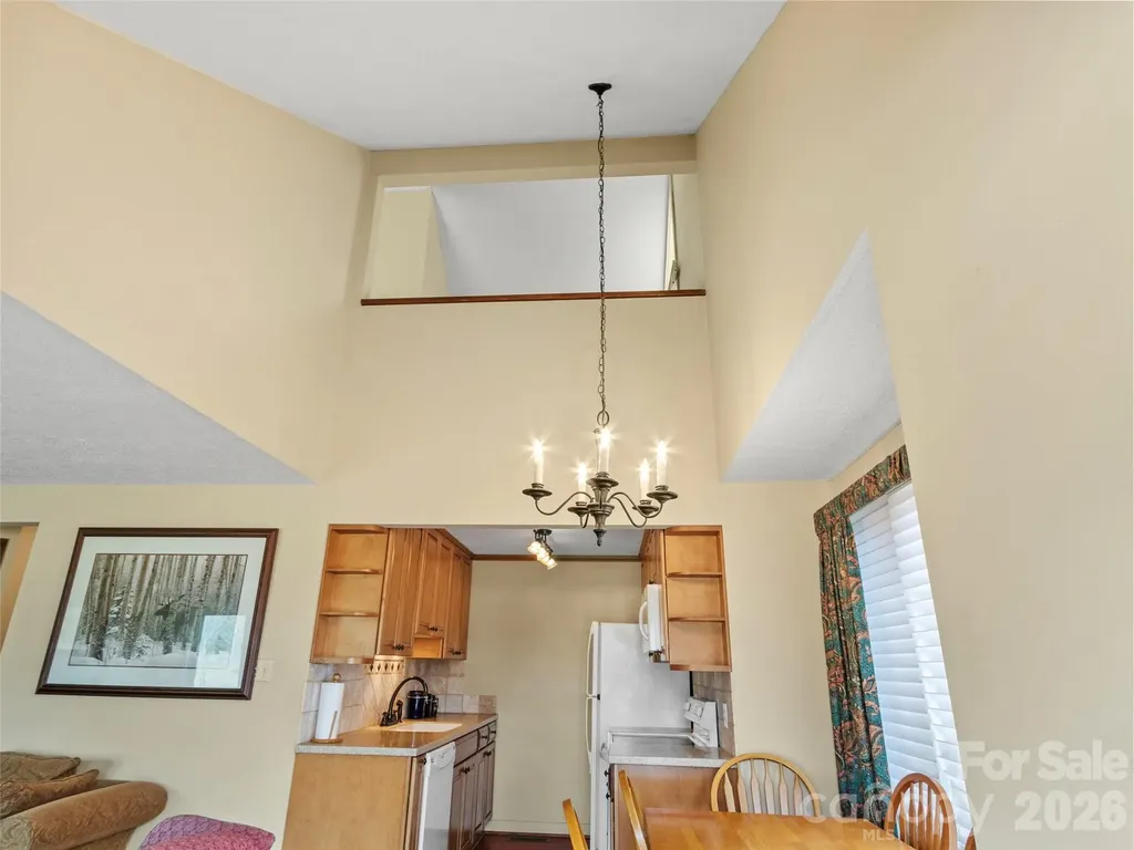 125 Townhouse Drive Burnsville NC 28714