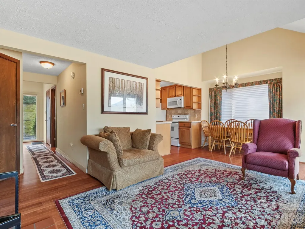 125 Townhouse Drive Burnsville NC 28714