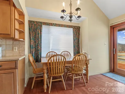 125 Townhouse Drive Burnsville NC 28714