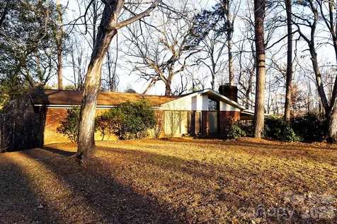 2042 Robinson Road Newton NC 28658