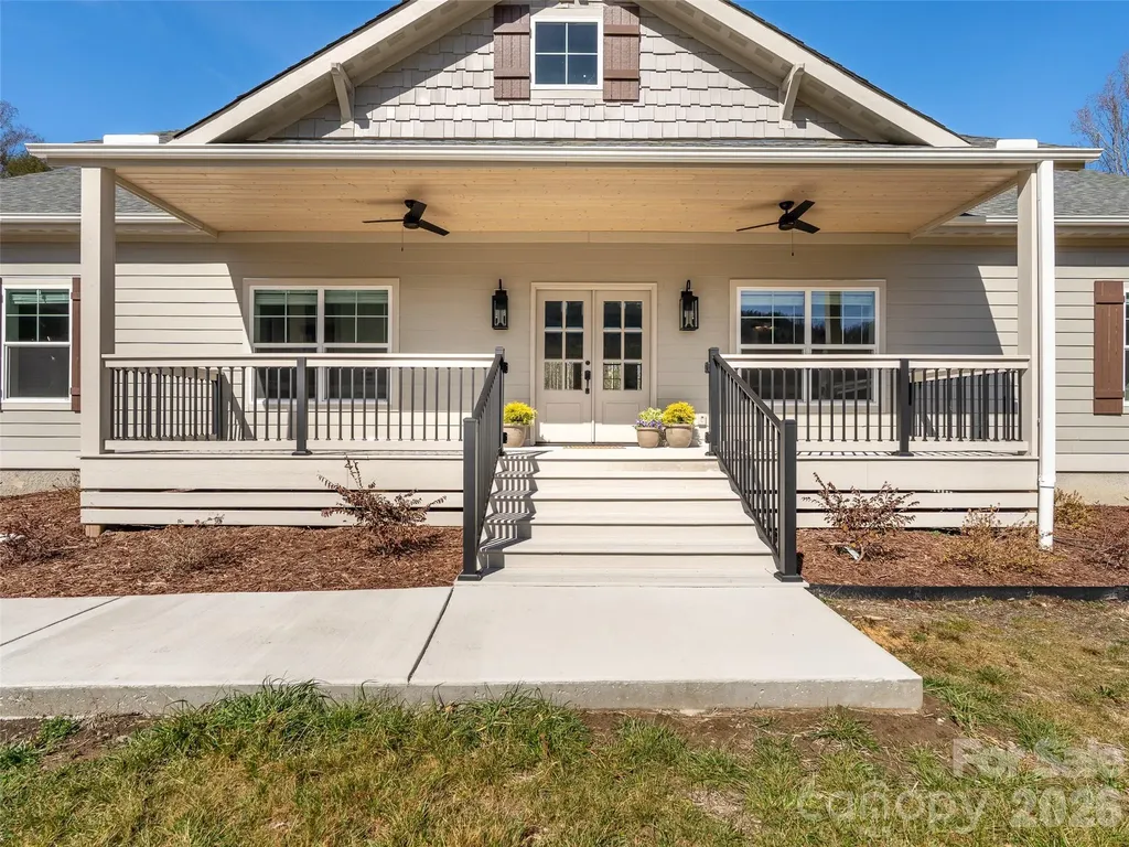 90 Saddle Club Lane Hendersonville NC 28739
