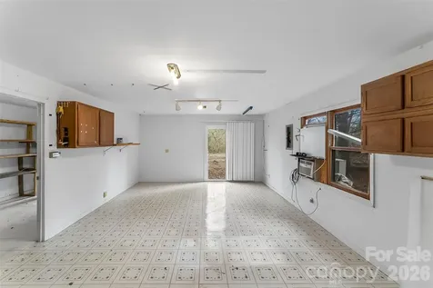 350 Sandy Bottom Road Marshall NC 28753